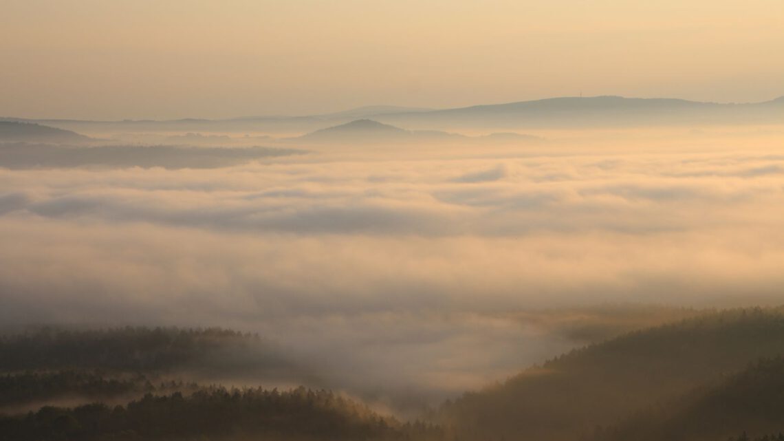 Pilger Coaching mit Weitblick in die Sächsische Schweiz und tiefliegenden Wolken